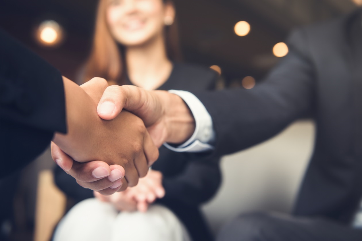 Handshake signalizing compliance Handshake signalizing compliance