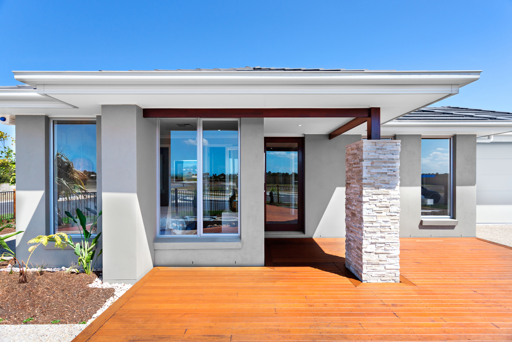 modern-home-with-wooden-yard modern-home-with-wooden-yard