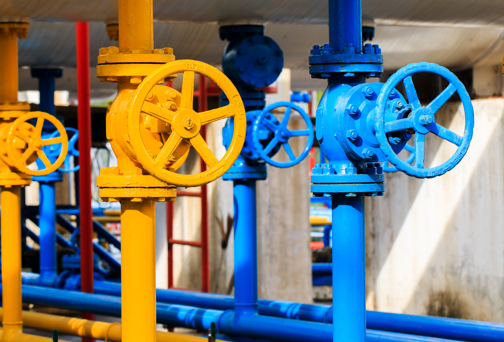 yellow-and-blue-valves-at-gas-plant yellow-and-blue-valves-at-gas-plant