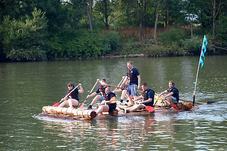Solvay-Azubis-beim-Flussrennen