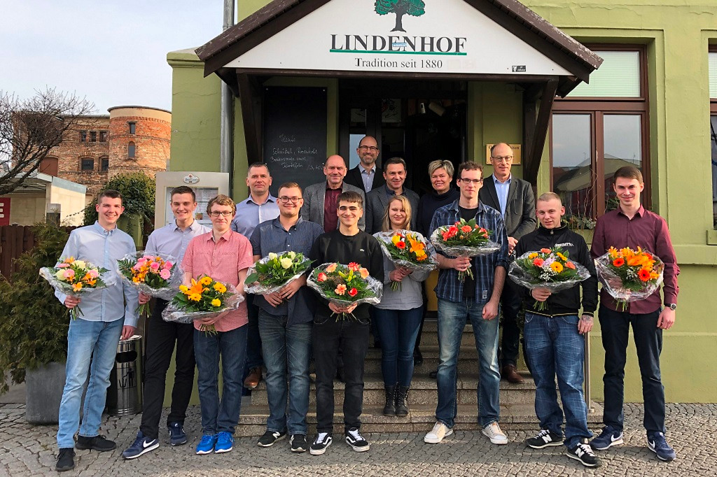 2019-02-07-BBG-Ausbildung erfolgreich abgeschlossen_Solvay-Werk in Bernburg spricht neun Auszubildende frei