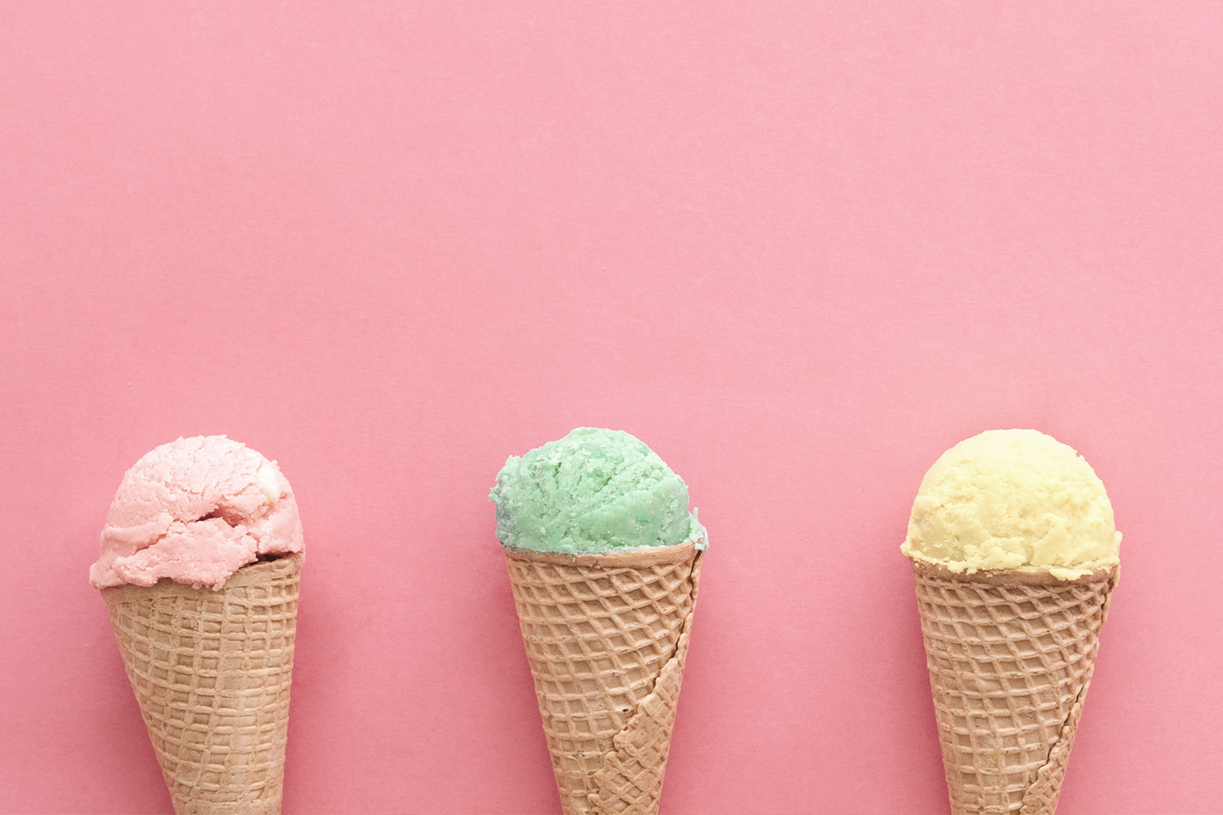 слоган к продажи мороженного. мороженое фон реклама. девушка покупает мороженое. мороженое разные. айс крим мороженщик.