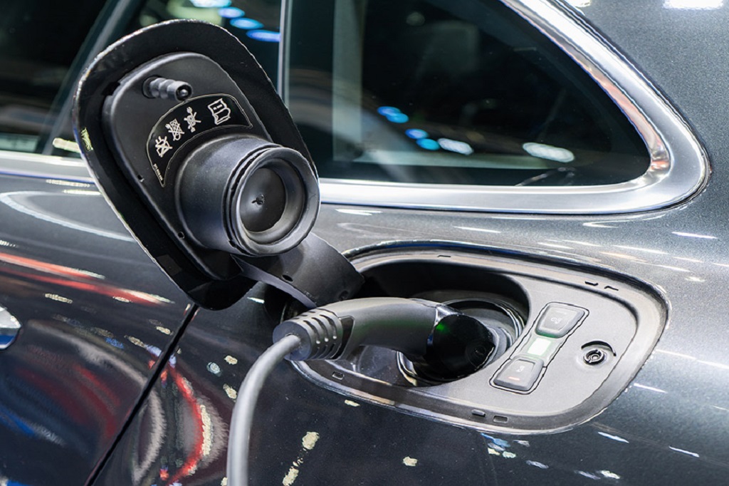 Power supply connect to electric vehicle for charge to the battery Power supply connect to electric vehicle for charge to the battery