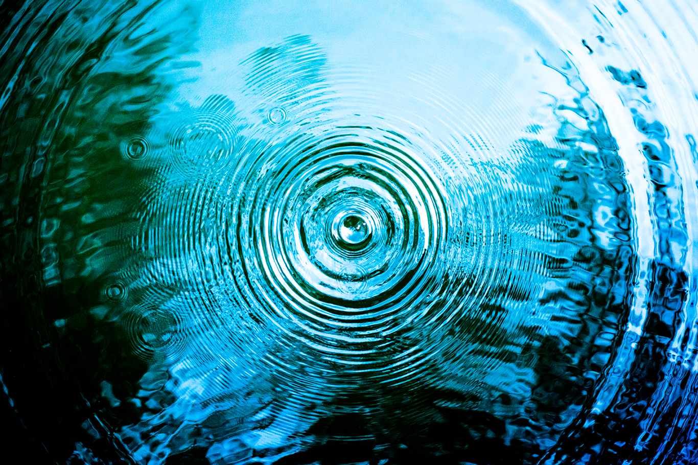 Top-view-blue-water-reflections Top-view-blue-water-reflections